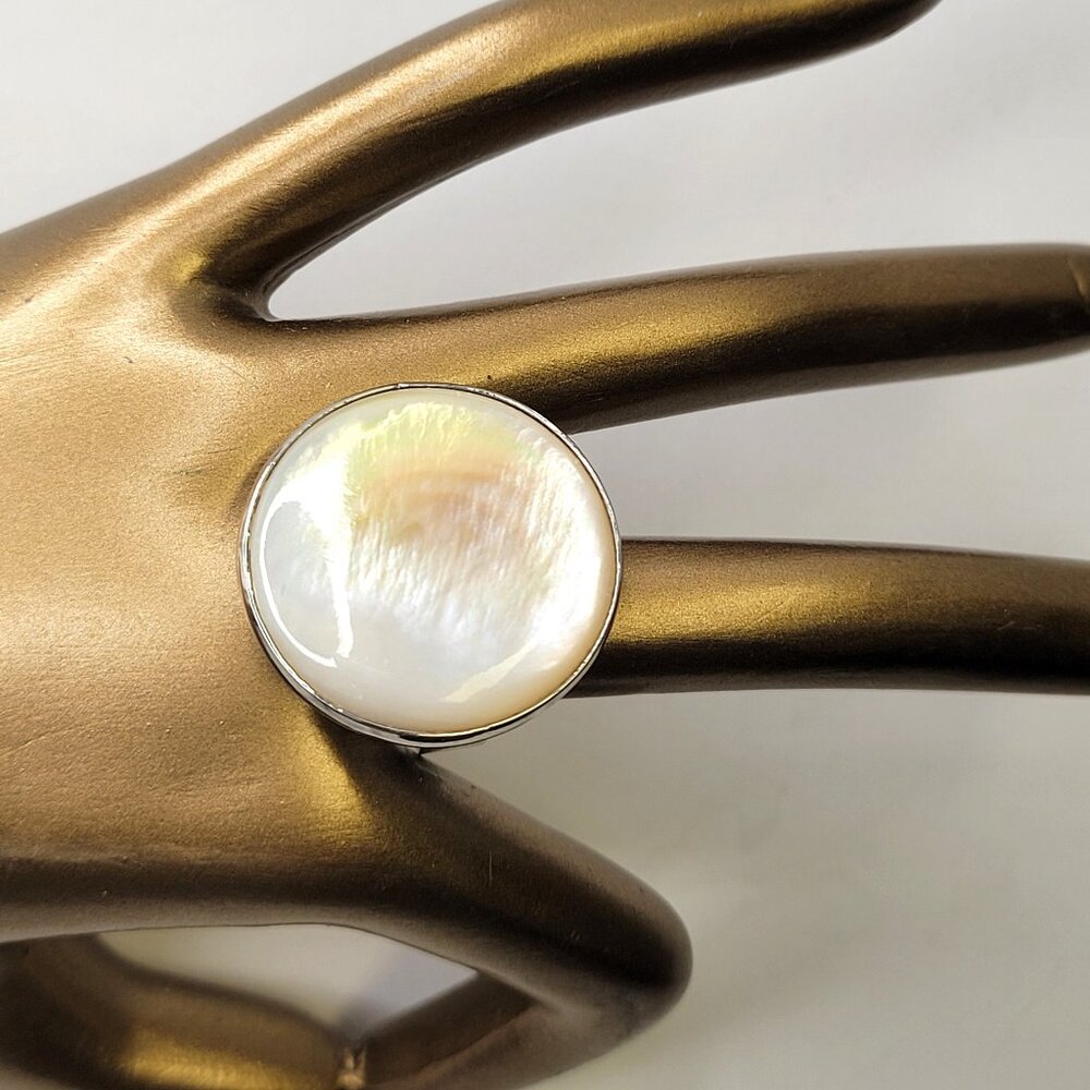 Mother of Pearl Round Ring Adjustable Ring